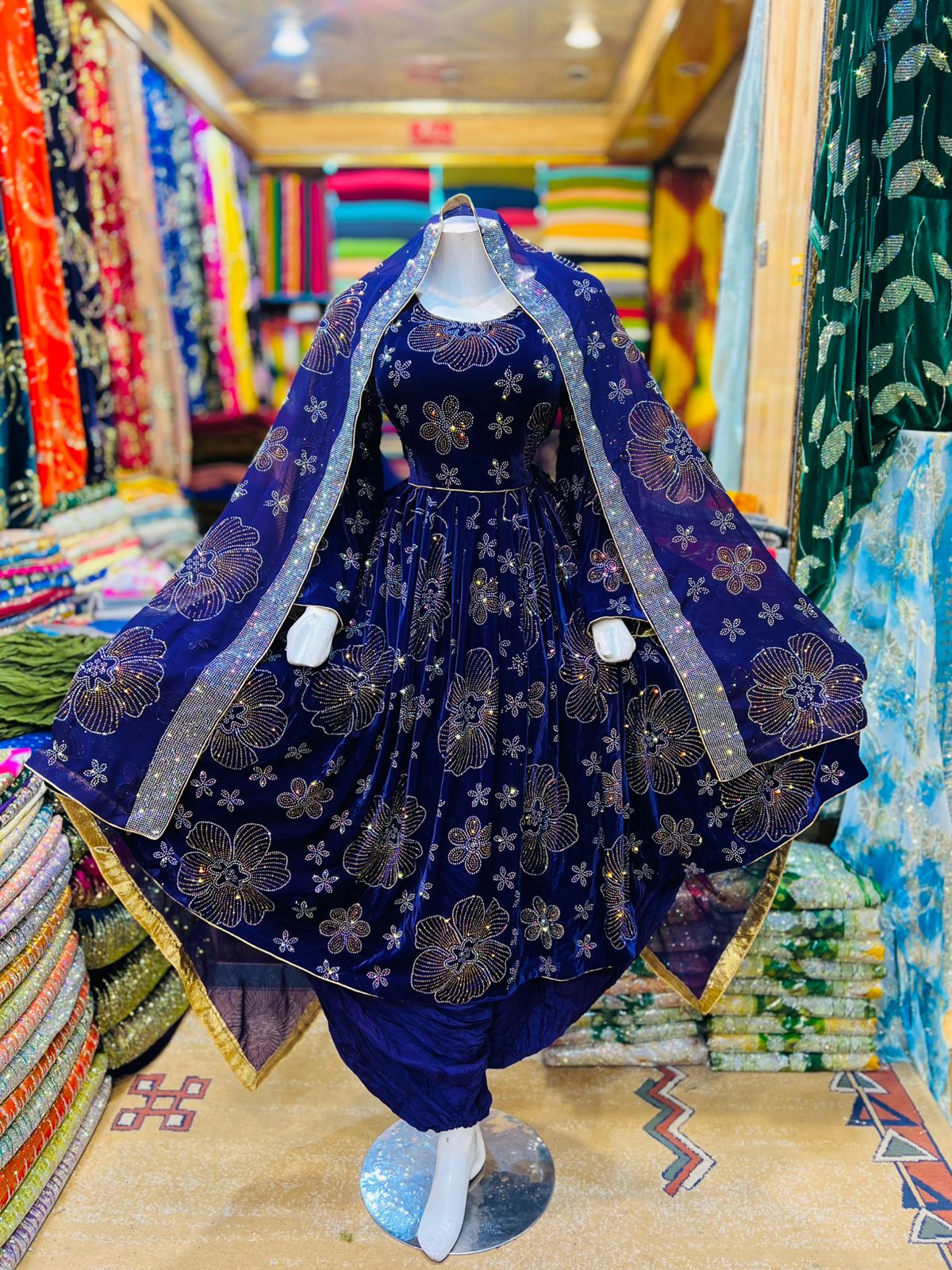 Original 9000 Phoenix Velvet Double Stone Work - Image 4