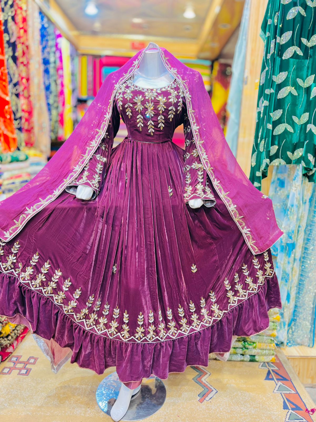 Original 9000 Phoenix Velvet Hand Work Full Diamonds Work - Image 9