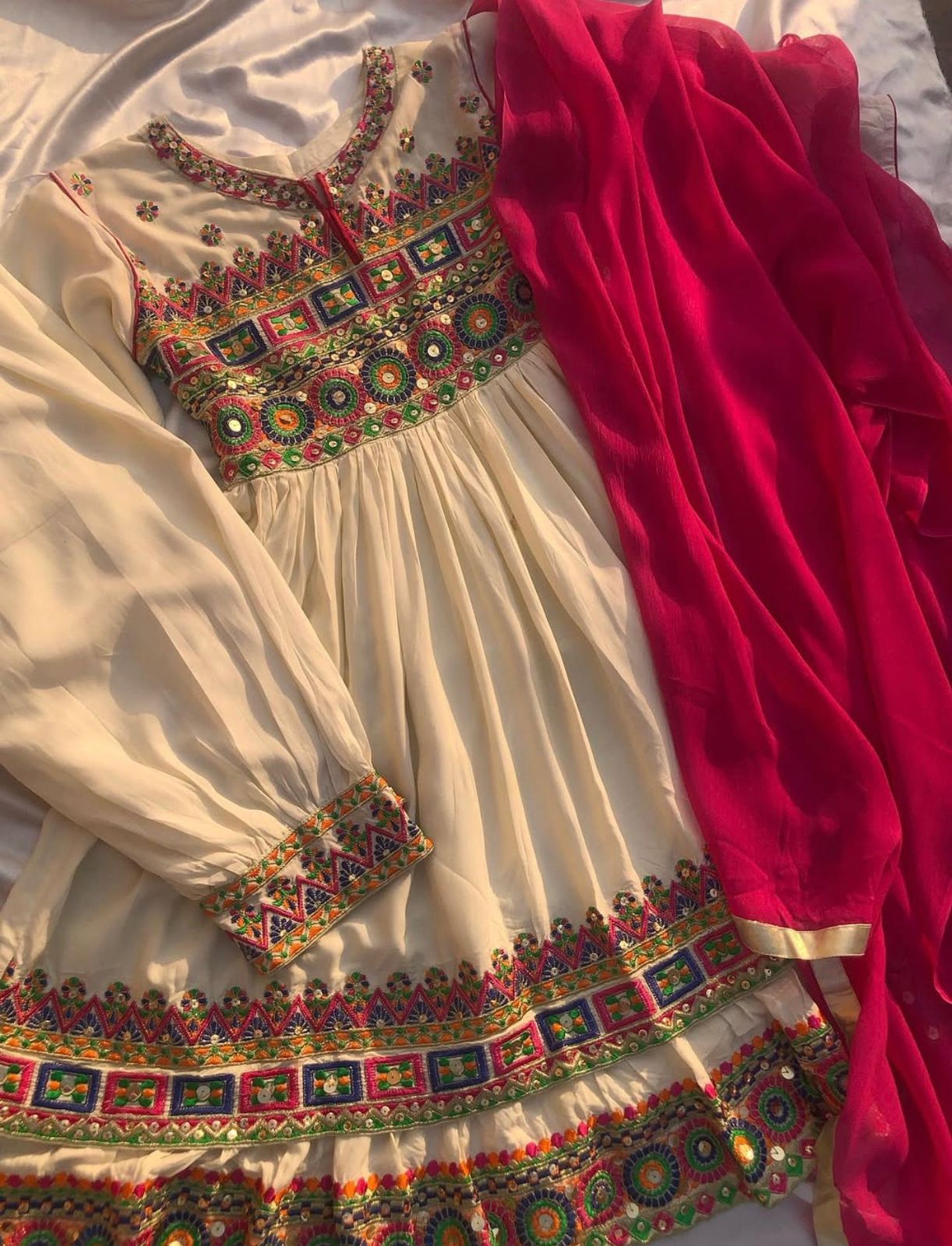 Beautiful Gandi Afghani Frock - Image 3