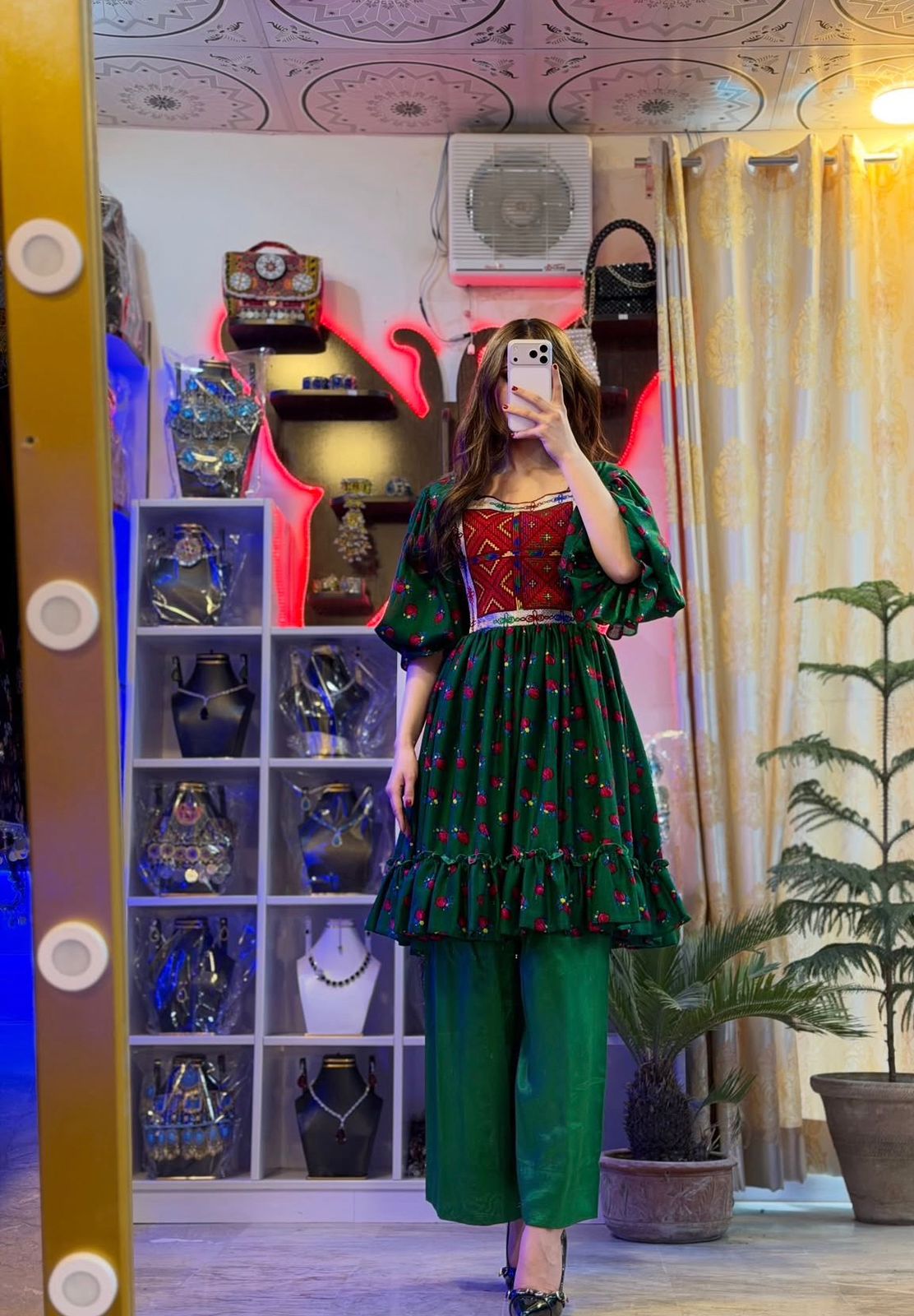 Beautiful Gully bakhmal Afghani Frock - Image 3