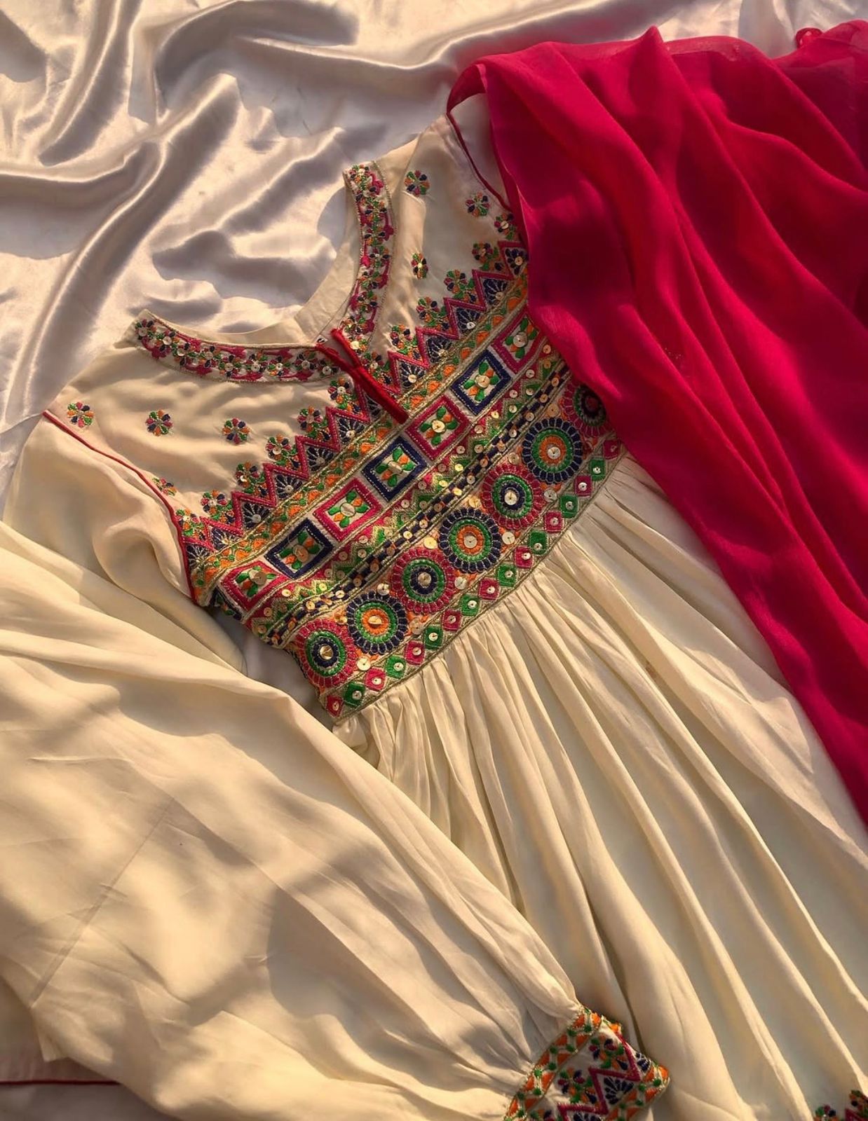 Beautiful Gandi Afghani Frock - Image 2