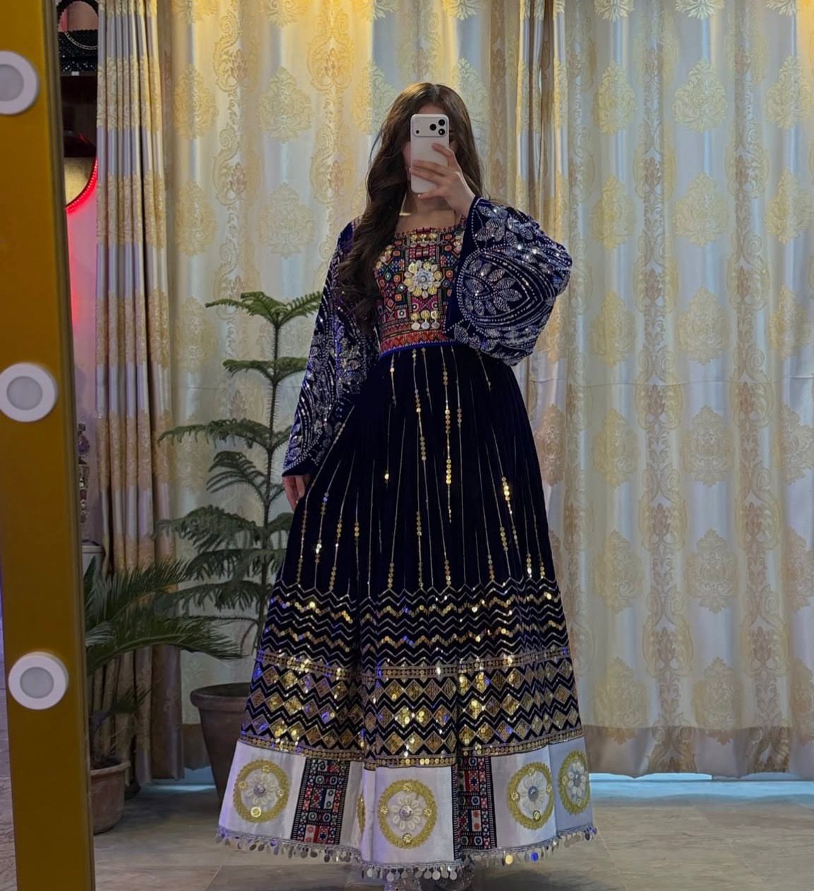 Beautiful Gandi Afghani Frock - Image 2