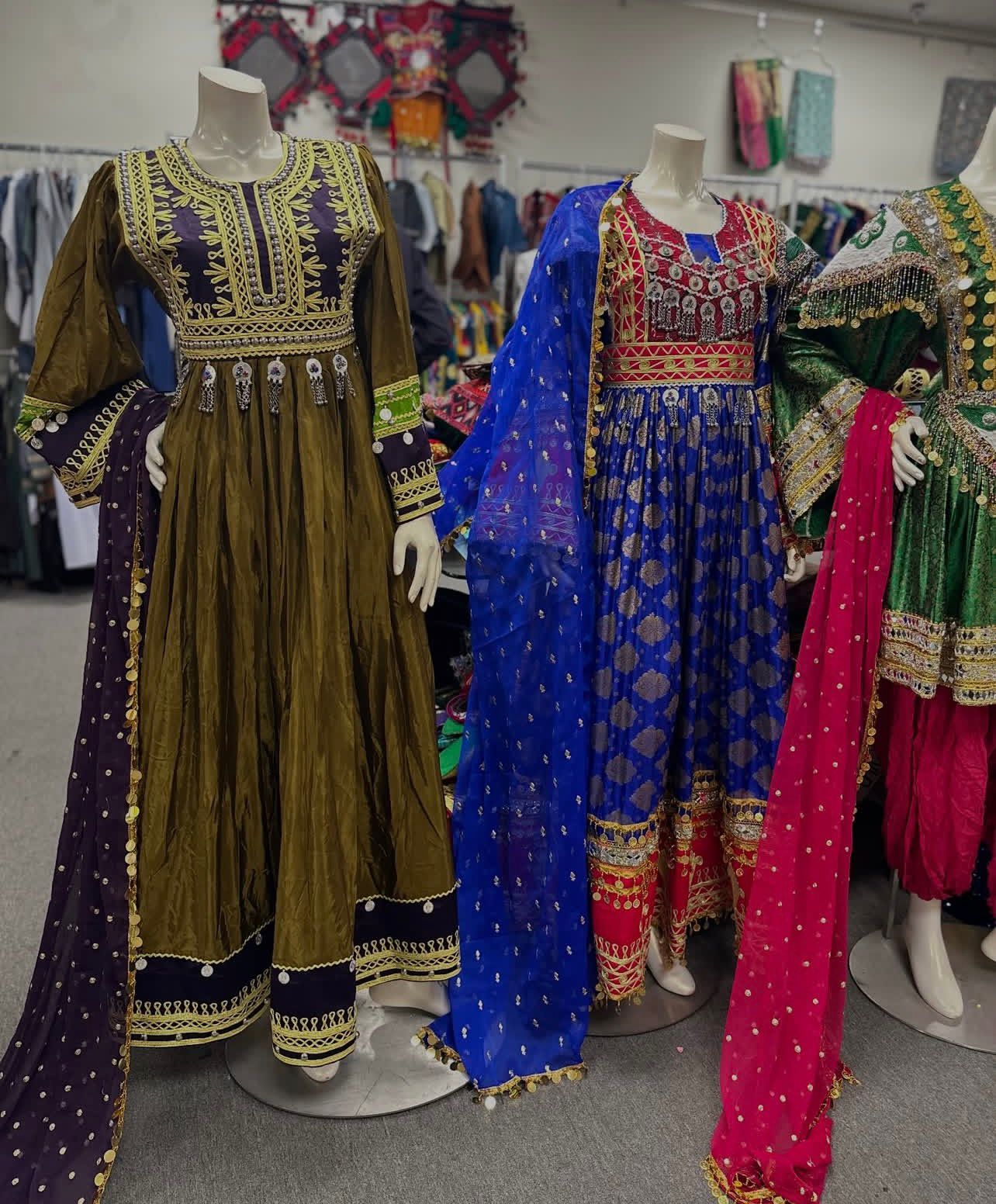Afghan Traditional Kuchi Bridal Gown - Image 12