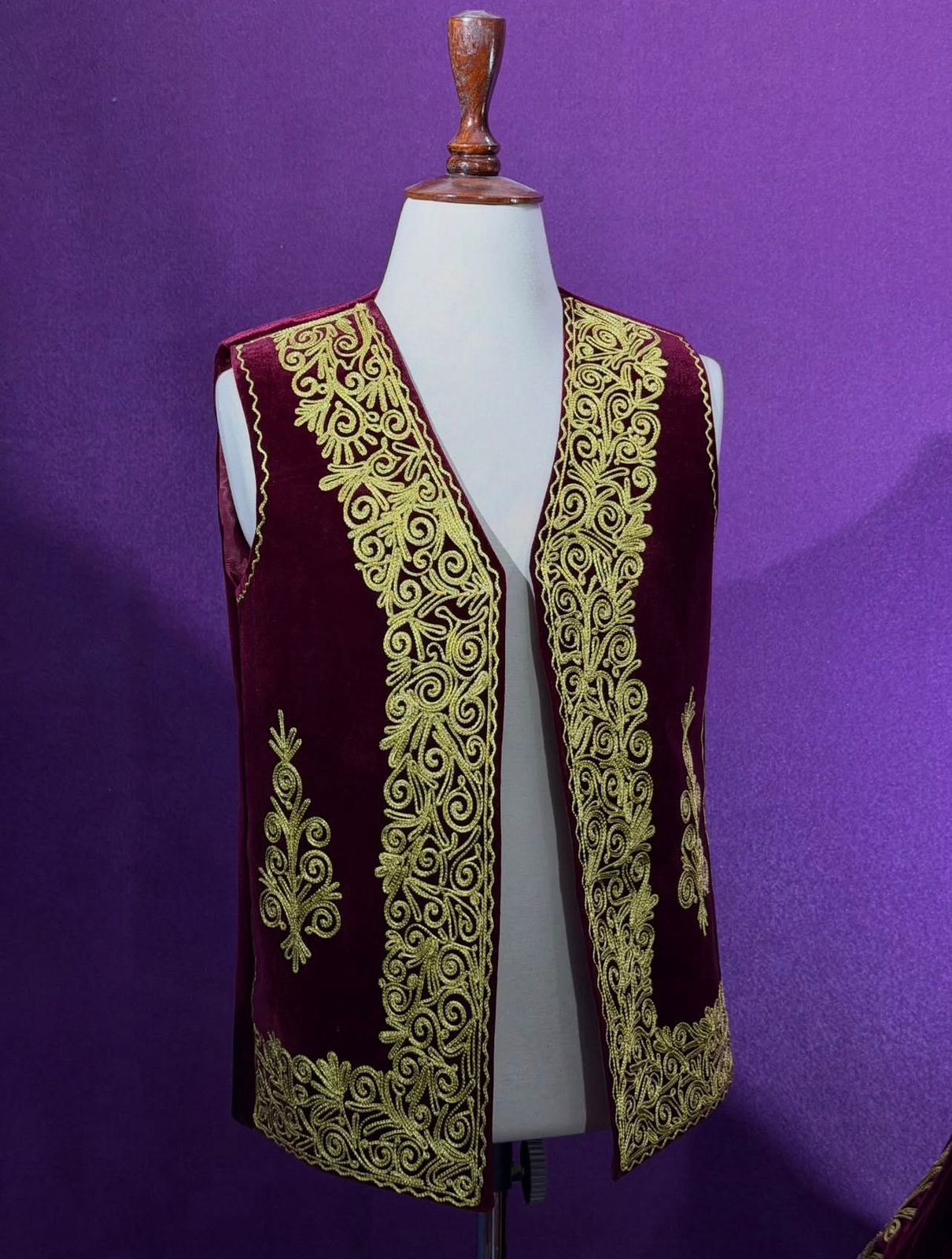 This Traditional Afghani Outfit - Image 9